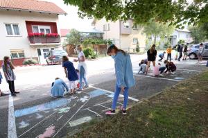 ETM OTROCI PRI OŠ CERKNICA 07 FOTO LJUBO VUKELIČ